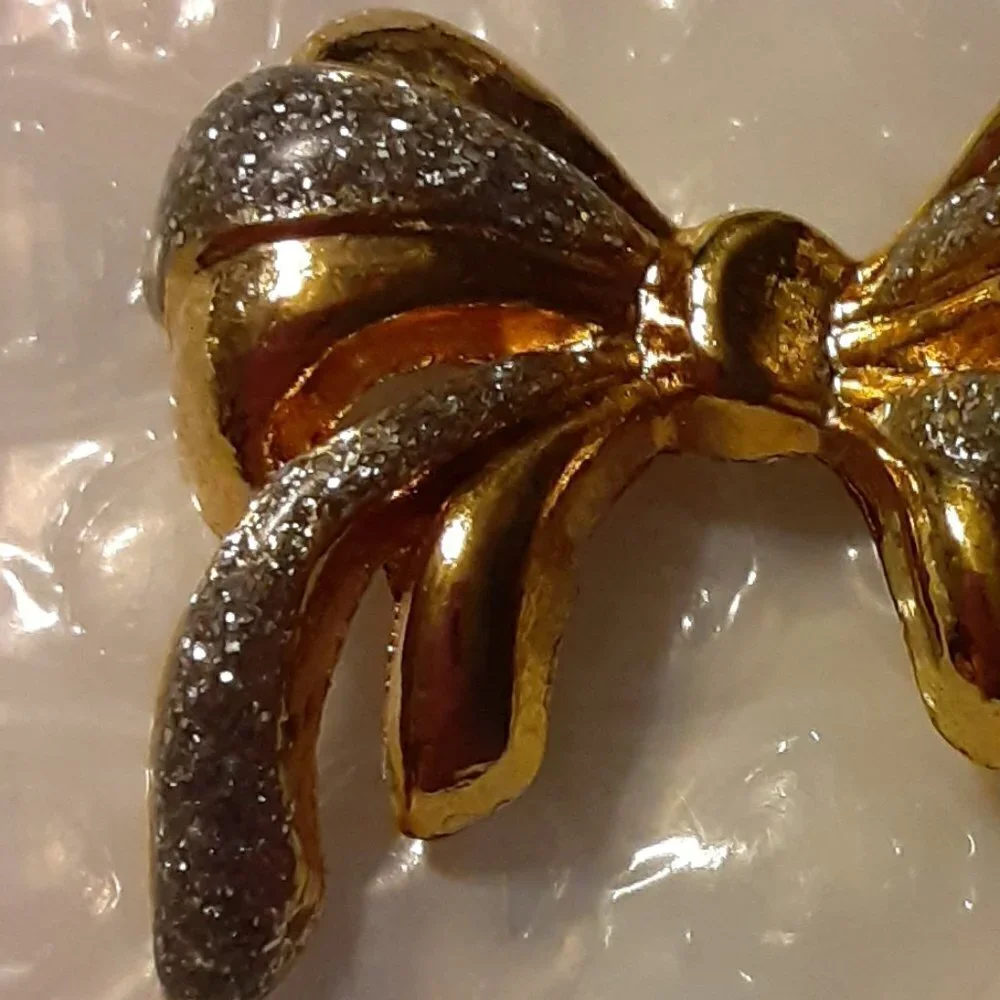 Bow Brooch